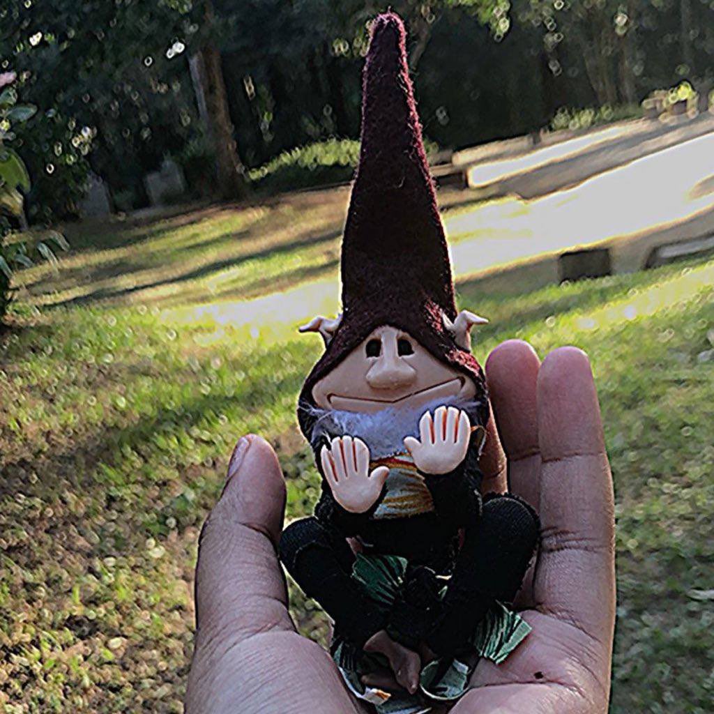 vanteloey's tweet photo. TAEKOOK AU 🎄Taehyung confia todos os seus segredos ao garraduende Jeongguk, seu melhor amigo desde a infância. Após descobrir uma traição do namorado, Tae deseja que Guk se torne humano. Um milagre de Natal acontece, mas eles têm apenas 24h para tornar a transformação permanente https://t.co/uX0lwKm6RO