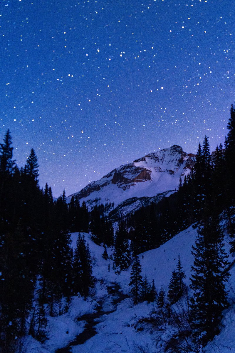 It's the Winter Solstice today, which ushers in a time of inner magic, the longest night, and brighter days ahead. It's a time for reflection and restoration.

"It is often in the darkest skies that we see the brightest stars.” -Richard Paul Evans

📸: <a href="/ryanbonneau/">ryanbonneau</a>