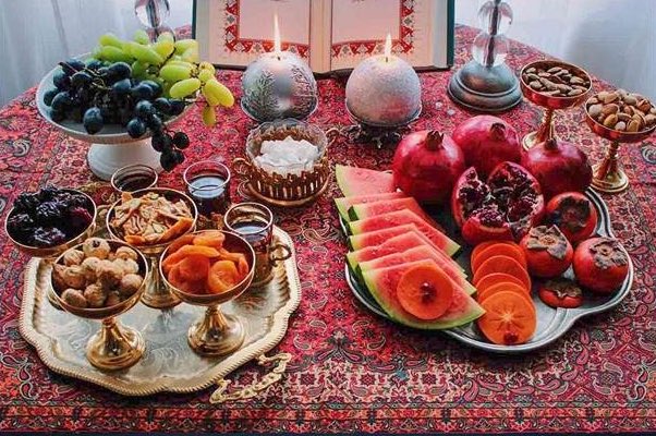 Muhsin_FURAT's tweet photo. Bu gece Kürtlerin en eski bayramı “Şeva Yelda” veya “Şeva Çile” olarak yılın en uzun gecesi, kışın başlangıcı olarak kabul ediliyor.
Kürt takvimine göre Kürtçe Çileyê bicuk(Küçük kırk) ve Çileyê mezin (Büyük kırk) 21 Aralık “Şeva Yelda / Şeva Çile” bayram olarak kutlanır.
#yelda https://t.co/8FSS58L02N