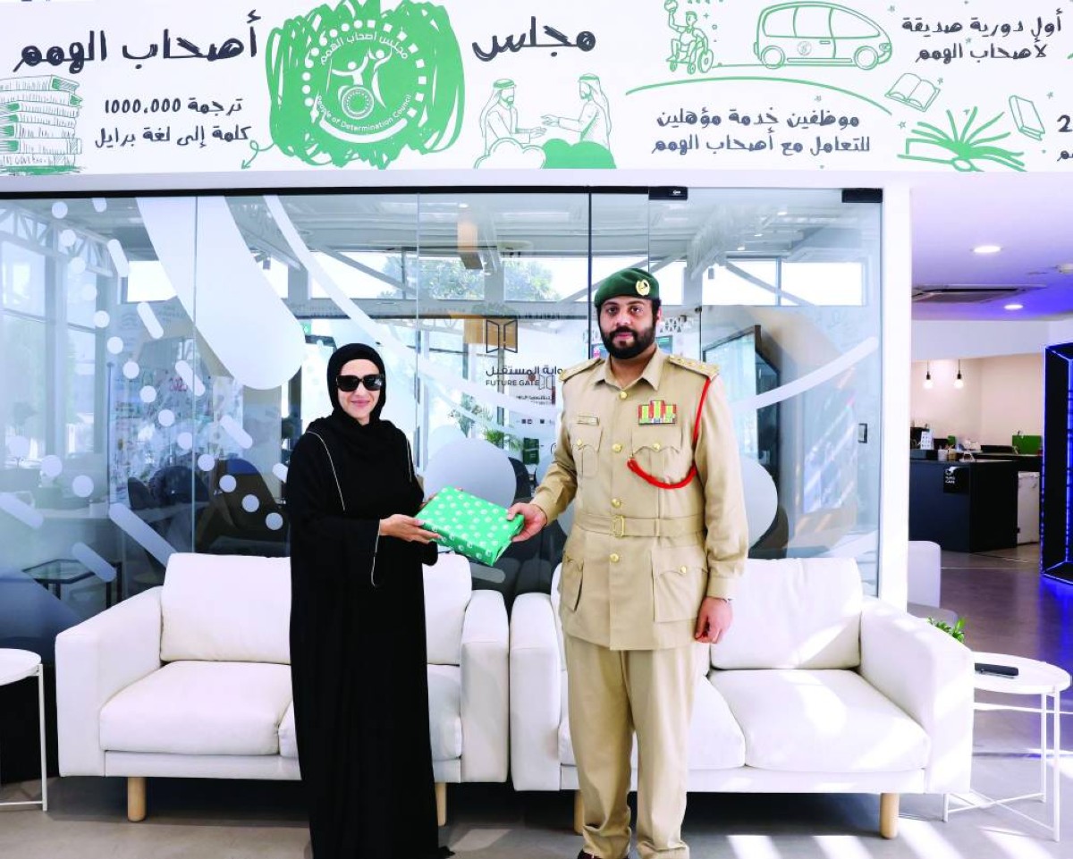 احتفى مجلس تمكين أصحاب الهمم في شرطة دبي بالفائزين في المسابقات التوعوية التي طرحها على هامش مشاركته في معرض إكسبو أصحاب الهمم الدولي  بدورته السادسة 
وأكد النقيب محمد المزروعي ، رئيس مجلس تمكين أصحاب الهمم بالنيابة  الحرص على إطلاق مبادرات تفاعلية ، وكرم النقيب المزروعي الفائزين