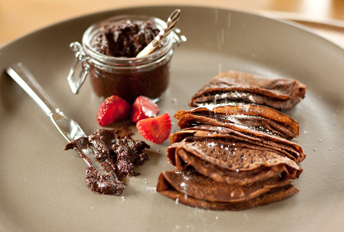 Chocolate Pancakes for breakfast? 🥞 Well, it's practically Christmas! 🎄

fairburnseggs.co.uk/our-recipes/br…