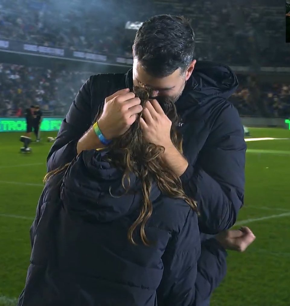 meli_auroner's tweet photo. Hoy ganaron troncas y triunfó el amor jajsjs que bonito, es imposible no sonreír con estas fotos. ✨️🤍 https://t.co/RJ6fsnLDn4