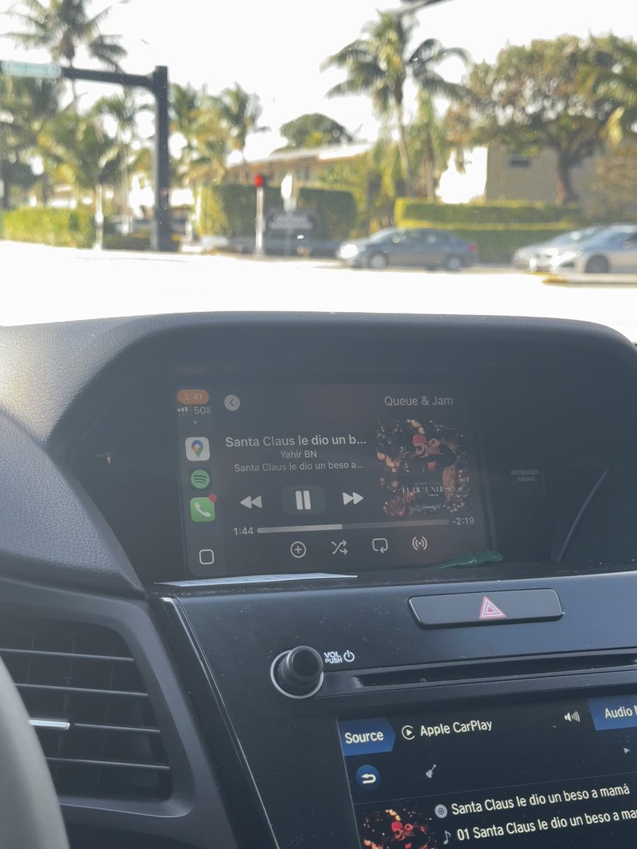 _rjaa17's tweet photo. Canciones que empecé a escucharlas de mame y ahora no las saco de la mente: https://t.co/sF9VMkS9j0
