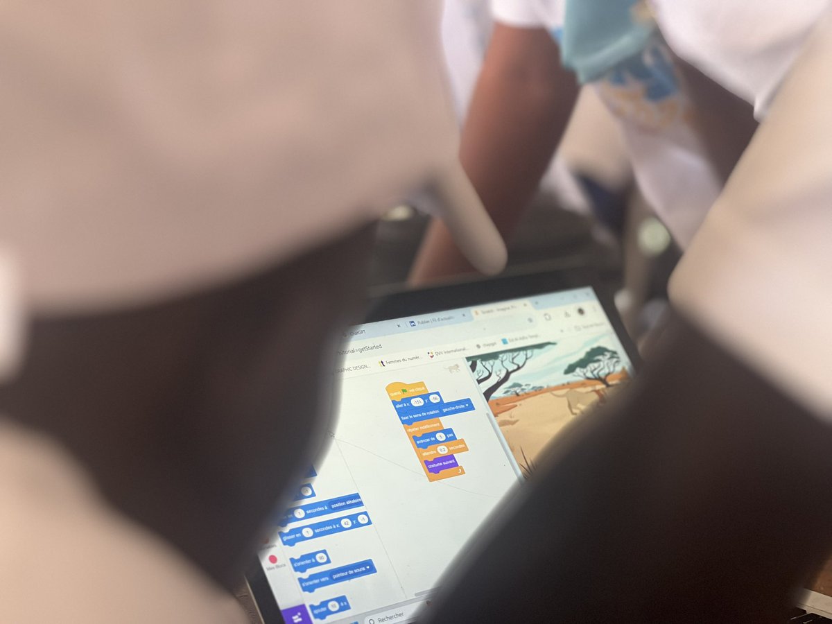 Adji_Anta_Dabo's tweet photo. #DigitEllesTour 🌍 | Clap de fin à Thieppe, Louga ! 🎉
Les élèves ont découvert le numérique et le codage avec la formation Super Codeur. 💻✨
Merci aux élèves, enseignants et partenaires pour cette belle aventure.
#DigitElles #SuperCodeur #InclusionDigitale #LeadershipFéminin https://t.co/VLcSSqSVeP