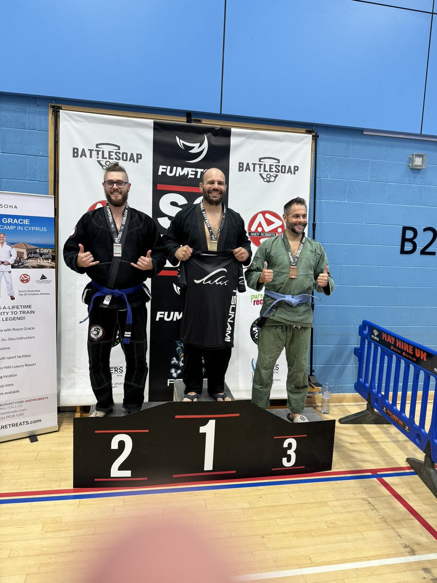 Bazza_BJJ's tweet photo. 2024 has been an incredible year in my Jiu Jitsu journey! 🥋 Met the legend himself, Royce Gracie, which was a dream come true. Experienced both the thrill of victories and the lessons from losses in various competitions. Each moment has been a step forward. #JiuJitsu #BJJ https://t.co/ufcQebfilN