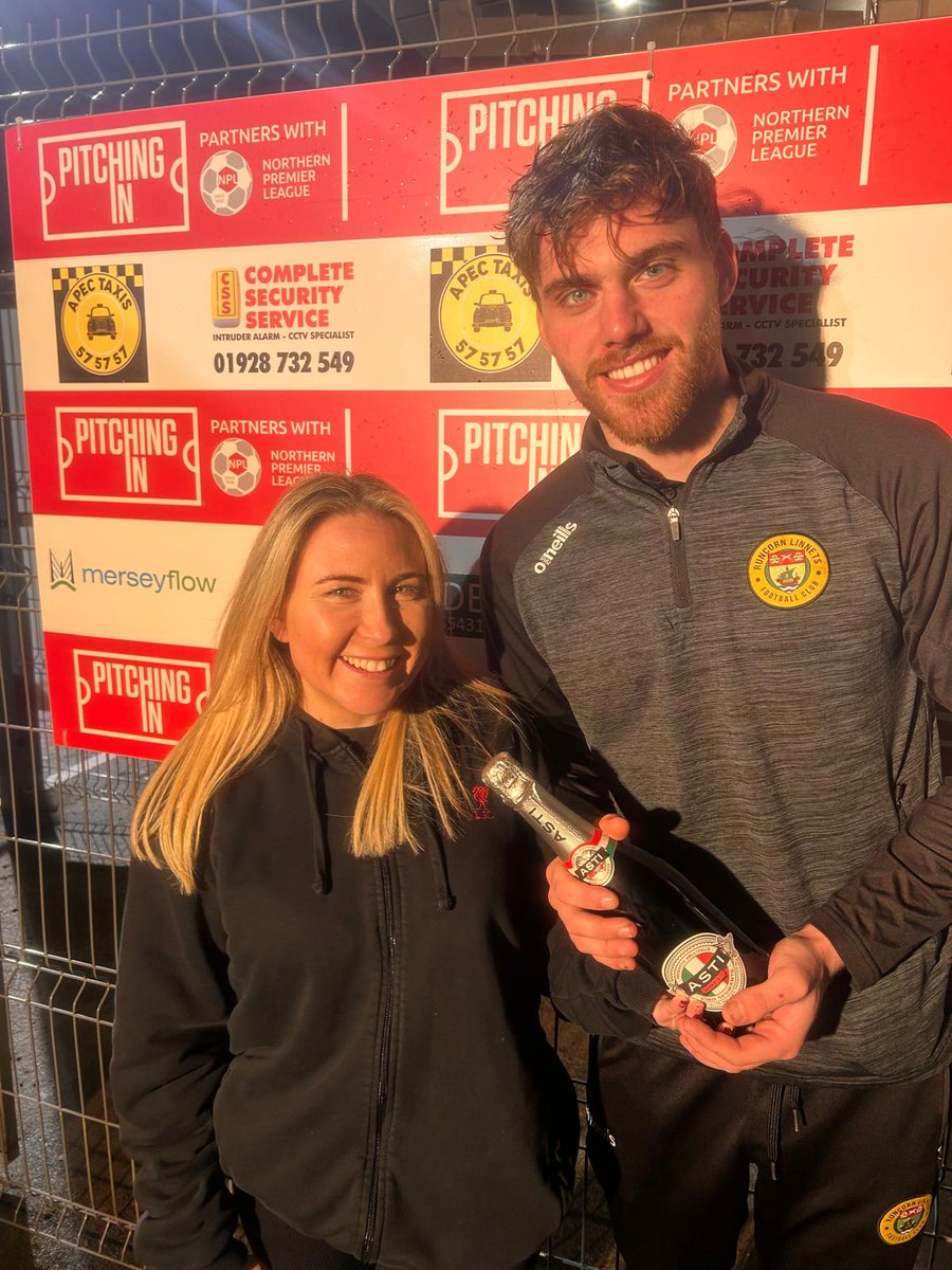 🟡🟢 | MAN OF THE MATCH

was presented by Lyn McGrath from match sponsors 'CBES of Frodsham' to Jacques Welsh after today's home win against Wythenshawe.