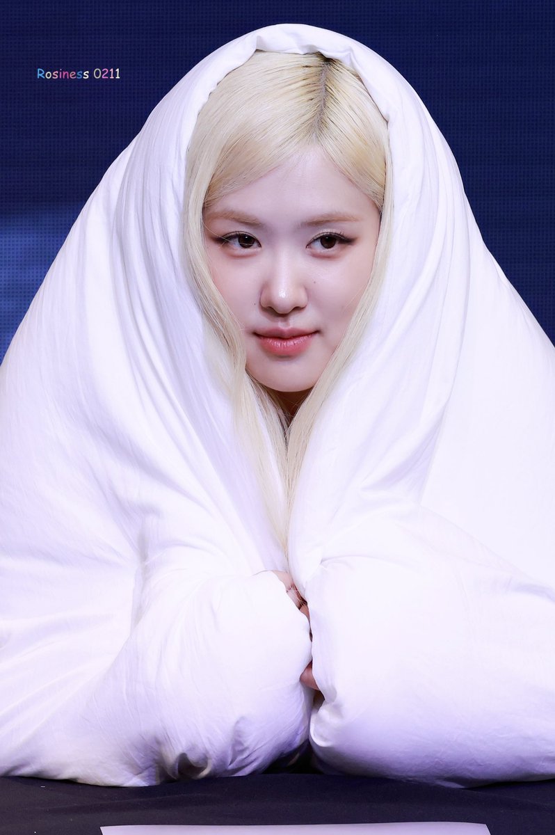 Rosiness_of0211's tweet photo. 241221🤍rosie 팬싸 HQ

🪽 https://t.co/tCpZC8r36C
🪽 https://t.co/jsdENec9W2
🪽 https://t.co/covB15j0QP

#로제 #rosiebyROSÉ #ROSÉ 🫧
#ROSÉ_rosie #rosesarerosie https://t.co/4n6hNczDdi