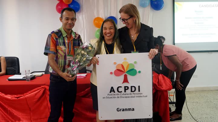 Adalbert2383294's tweet image. #ProvinciaGranma | Elegida hoy Leidy Montano Pérez como Presidenta provincial de la Asociación Cubana de Personas en Situación de Discapacidad Intelectual (#ACPDI), en Granma.
@YanetsyTerry
@TeresaTrinchet @BorgesOlivero @BorgesOlivero @YudelkisOrtizB @MartaEFeito @MTSS_CUBA