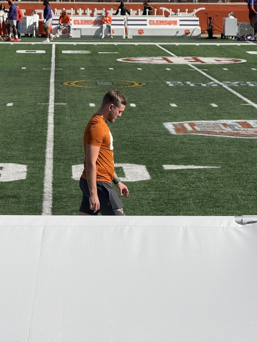 Mark Weatherly (@markbweatherly) on Twitter photo Thank you <a href="/SGWeatherly/">Suzanne Weatherly</a> for the seats! <a href="/TexasFootball/">Texas Football</a> <a href="/_delconte/">Chris Del Conte</a> <a href="/CoachSark/">Steve Sarkisian</a> <a href="/debannycerda/">Debanny Cerda</a> <a href="/lweatherly5/">Luke Weatherly</a> #HookEm Thank you <a href="/SGWeatherly/">Suzanne Weatherly</a> for the seats! <a href="/TexasFootball/">Texas Football</a> <a href="/_delconte/">Chris Del Conte</a> <a href="/CoachSark/">Steve Sarkisian</a> <a href="/debannycerda/">Debanny Cerda</a> <a href="/lweatherly5/">Luke Weatherly</a> #HookEm