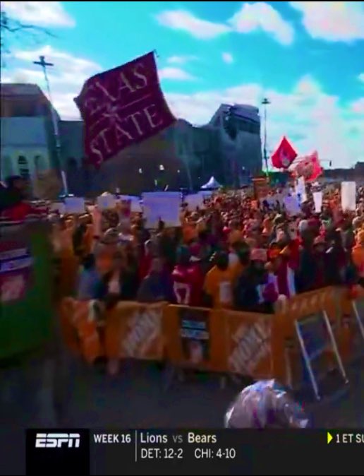 kdamp's tweet photo. Shout out to WSU alumni Amy Farish (who waved the @OMGFlag in Ohio today) and @John_Merriman15 (who waved the #OMGFlag at the Army/Navy game last week)! It takes a village to get our flags in the air. Loved being there with @thedamflag and @olcrimson all season!🐾⭐️🇳🇵🇶🇦 https://t.co/pRXsGQJmLo