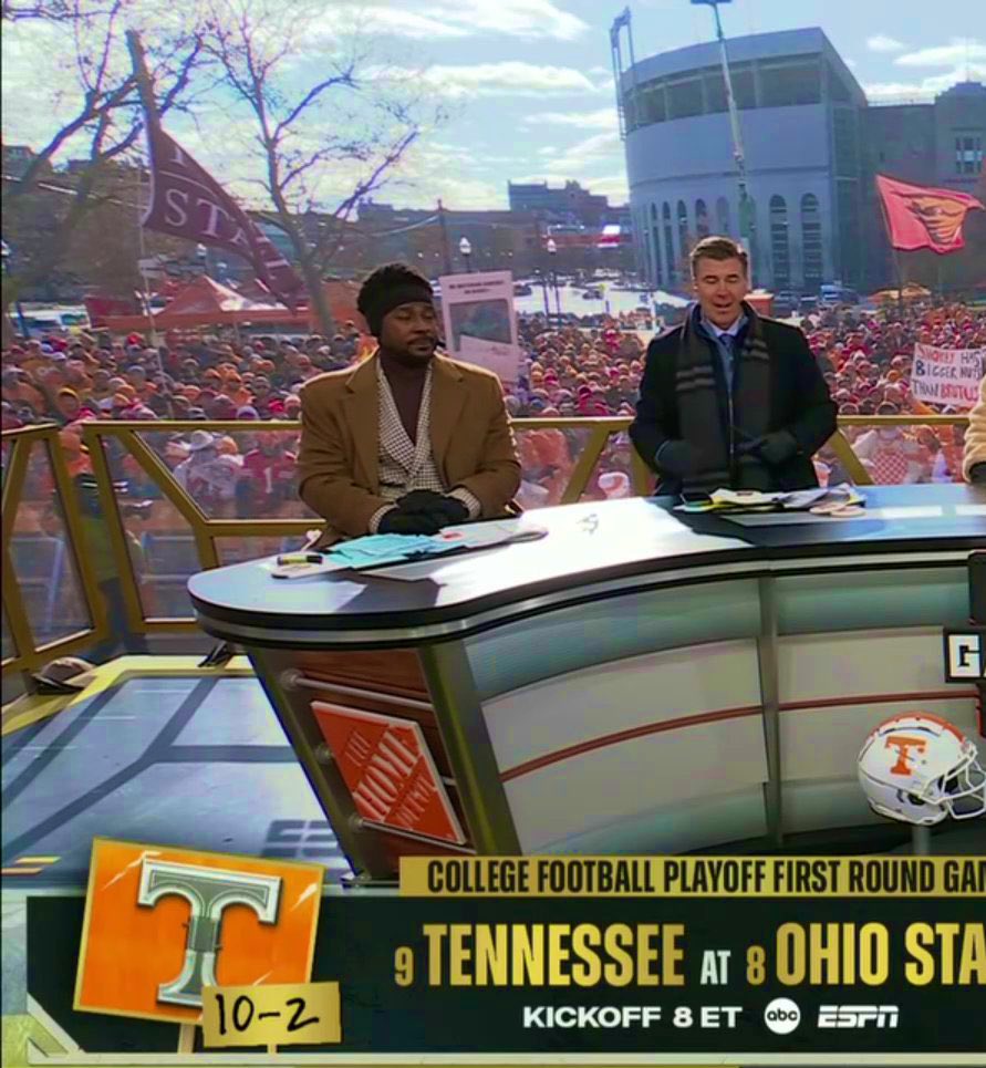 kdamp's tweet photo. Shout out to WSU alumni Amy Farish (who waved the @OMGFlag in Ohio today) and @John_Merriman15 (who waved the #OMGFlag at the Army/Navy game last week)! It takes a village to get our flags in the air. Loved being there with @thedamflag and @olcrimson all season!🐾⭐️🇳🇵🇶🇦 https://t.co/pRXsGQJmLo