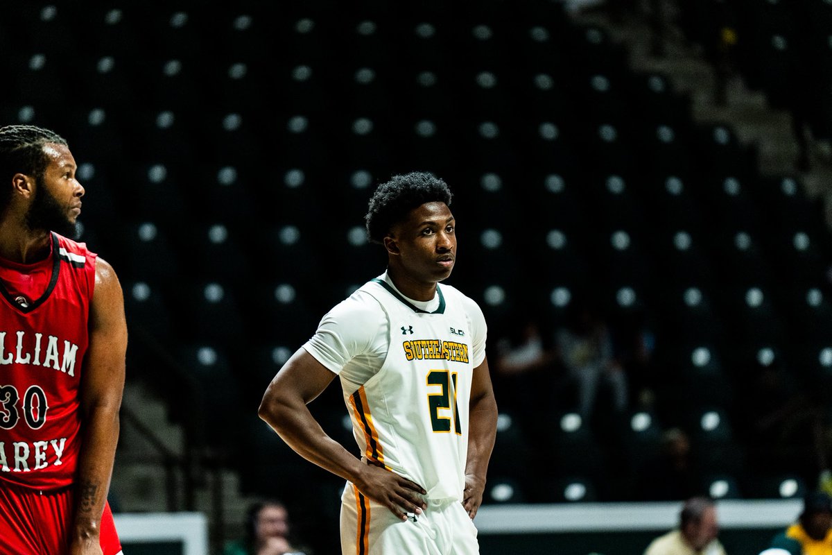 Happy birthday to one of our hometown heroes <a href="/ryanelzyy/">R12!</a>