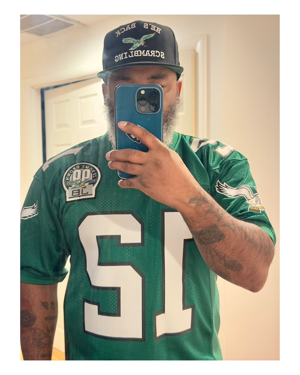 iamyusef's tweet photo. The QB that made me an @Eagles fan!
- YM
#RandallCunningham @MNFlagshipStore @PHLEaglesNation https://t.co/Tcow076Oo7