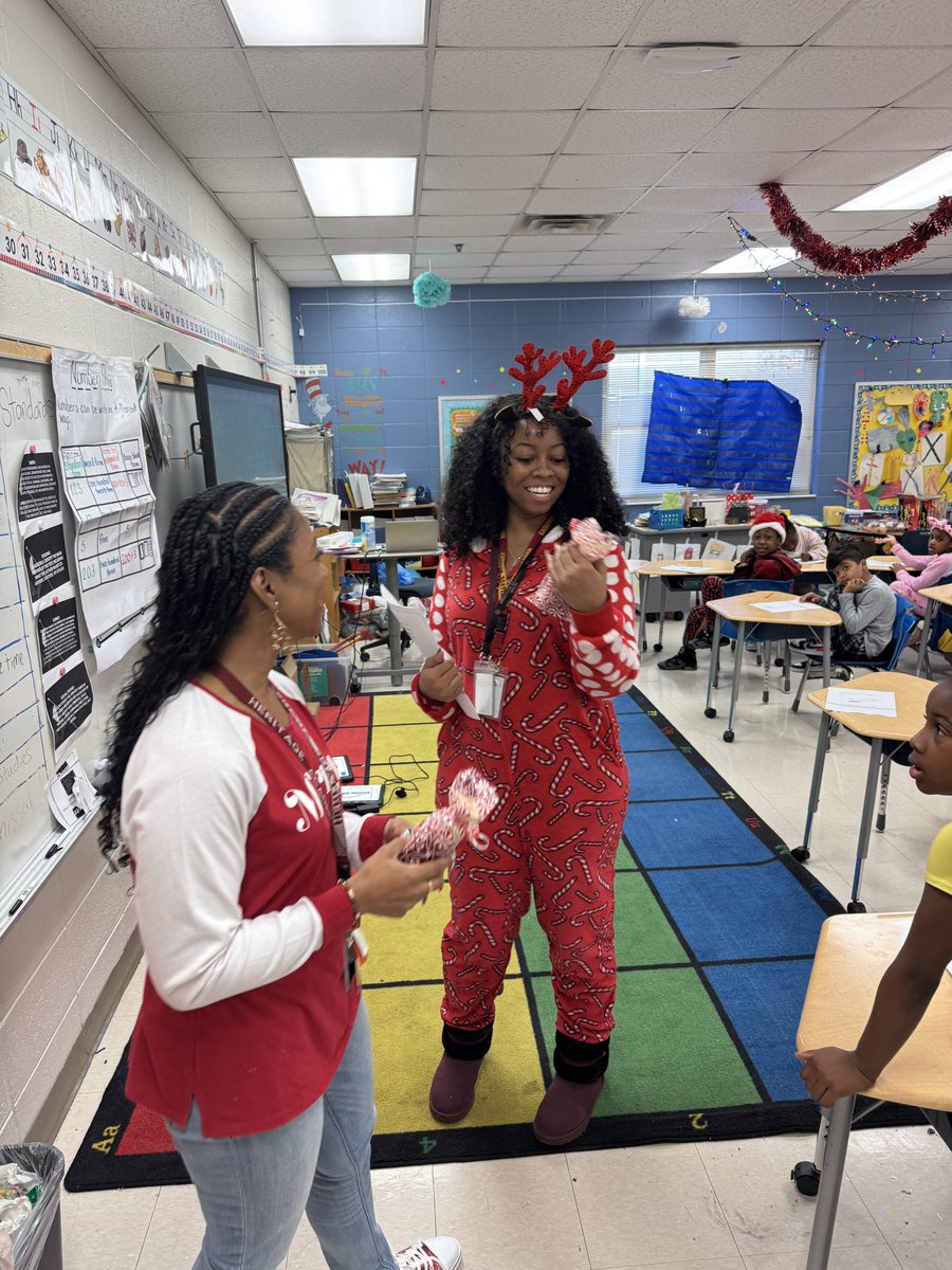 Roxanne (@leadlearnrox) on Twitter photo Our Instructional Coach team spread some holiday cheer at <a href="/APSHeritage/">Heritage Academy</a>, surprising the staff with tokens of appreciation. 🎄💙 Grateful for all they do to support our students and community! #HolidayJoy #StaffAppreciation #atlantapublicschools Our Instructional Coach team spread some holiday cheer at <a href="/APSHeritage/">Heritage Academy</a>, surprising the staff with tokens of appreciation. 🎄💙 Grateful for all they do to support our students and community! #HolidayJoy #StaffAppreciation #atlantapublicschools