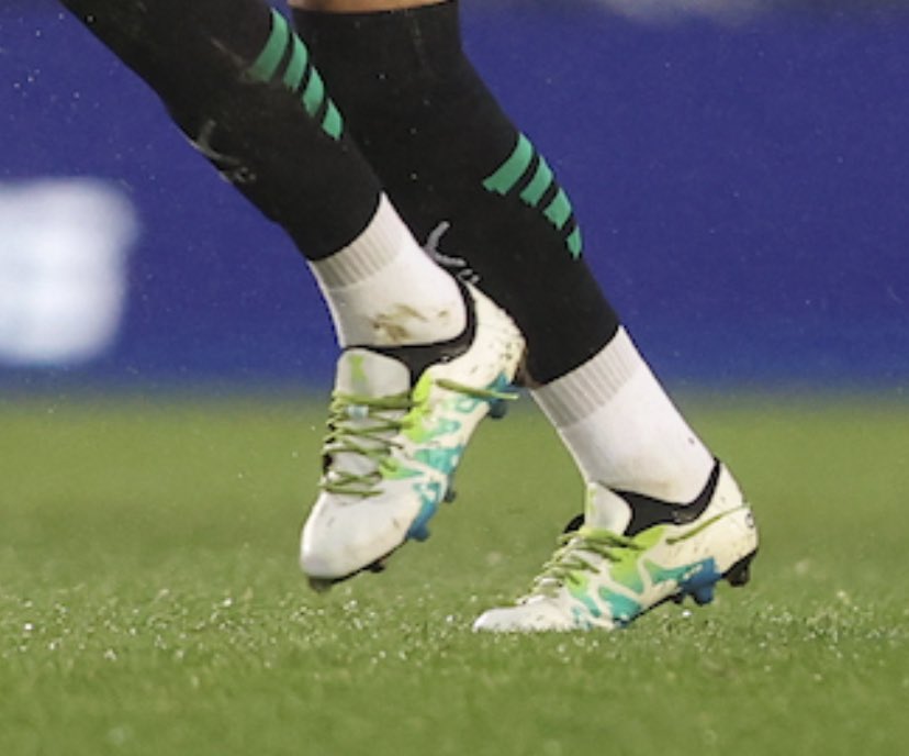 Al Hajj cooking in midfield for a Full 90 without even doing his laces? #pafc