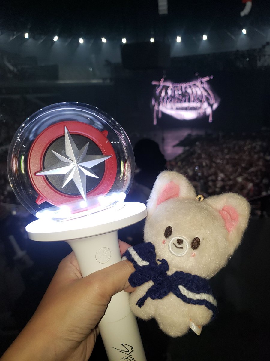 thinkinnie's tweet image. they don't know I'm thinkinnie :p

#dominATE_JAKARTA  #StrayKids_dominATE