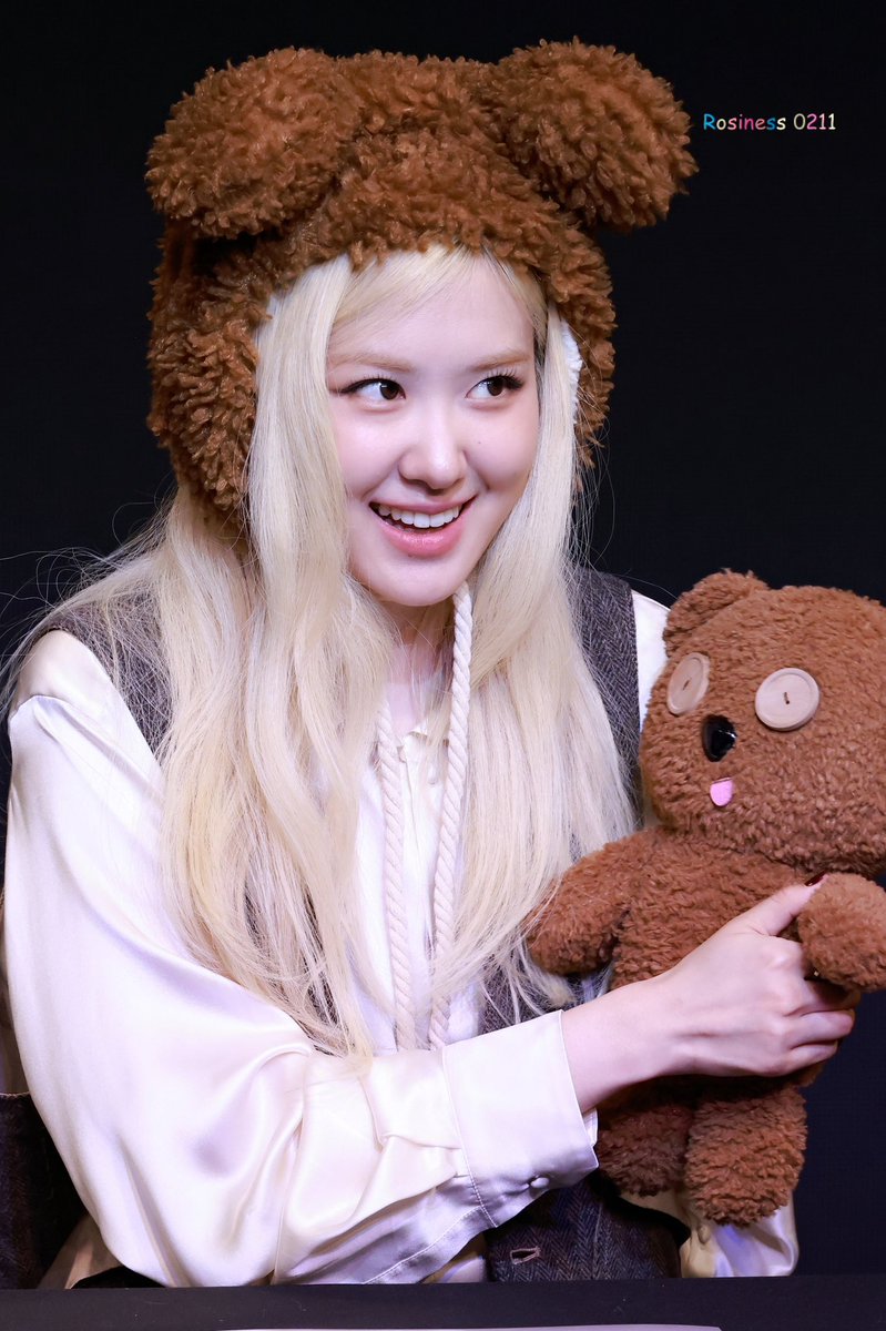 241221🤍rosie 팬싸 HQ

🪽 bit.ly/3VTiJA5
🪽 bit.ly/4gGWR3v
🪽 bit.ly/4gt9E9i

#로제 #rosiebyROSÉ #ROSÉ 🫧
#ROSÉ_rosie #rosesarerosie