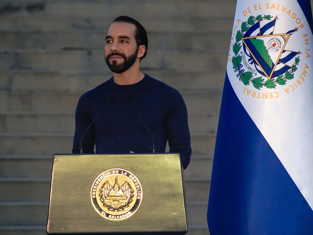 antoasb's tweet photo. En unos años, cuándo las enfermedades y los daños medioambientales empiecen a pasar factura a los salvadoreños, recuerde estas fotos y estos nombres:

-Dania González Rauda
-William Soriano 
-Samuel Aníbal Martínez
-Edgardo Mulato
-Héctor Sales Salguero
-Mauricio Edgardo Ortiz 
-Francisco Amaya Benítez
-Diana González Fuentes 
-Elisa Rosales 
-Sharon Hernández 
-Christian Guevara

Los diputados responsables de haber aprobado la minería.

-Nayib Bukele

El autor intelectual de todo.