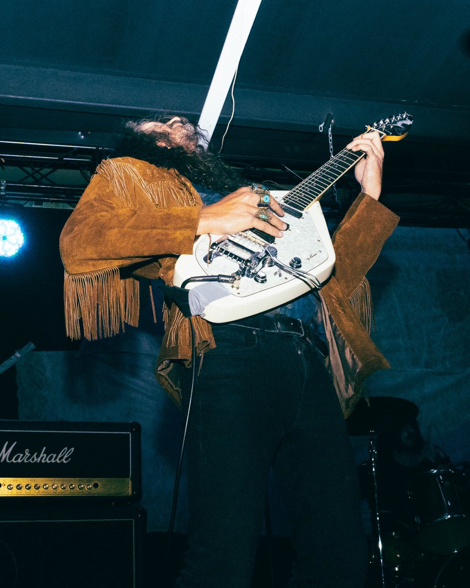 tuPUNKCASTfav's tweet photo. 🎶🖤 🪇 Black Maracas en el @MonkeyBeeFest | Sábado 07/dic/2024 🐒🐝
📸: @CesarCY_
#PUNKCASTfotos #musica #conciertos #festivales #fotografiadeconciertos #cdmx #monkeybee #monkeybeefestival #blackmaracas https://t.co/q0ZgIUk7l9