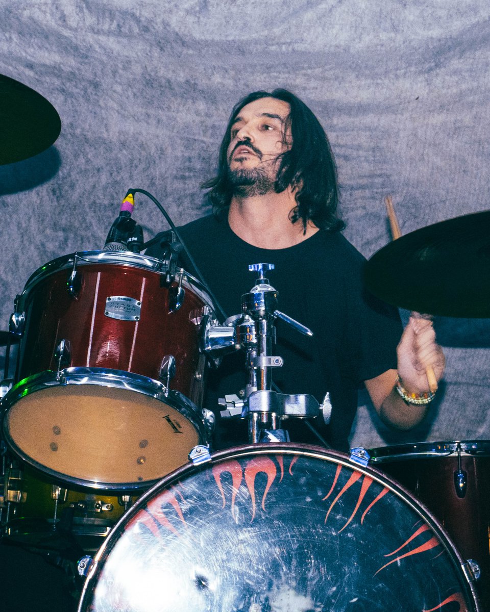 tuPUNKCASTfav's tweet photo. 🎶🖤 🪇 Black Maracas en el @MonkeyBeeFest | Sábado 07/dic/2024 🐒🐝
📸: @CesarCY_
#PUNKCASTfotos #musica #conciertos #festivales #fotografiadeconciertos #cdmx #monkeybee #monkeybeefestival #blackmaracas https://t.co/q0ZgIUk7l9