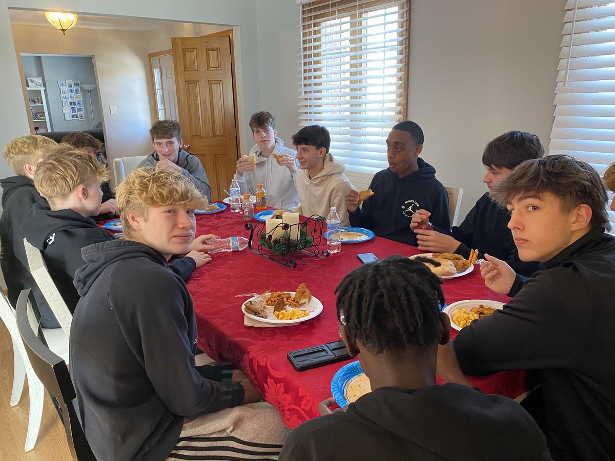 Coach_Chiarito's tweet image. Eat Together, Hang Together, Now Time to Play Together @CCHS_Basketball #beatIlliana