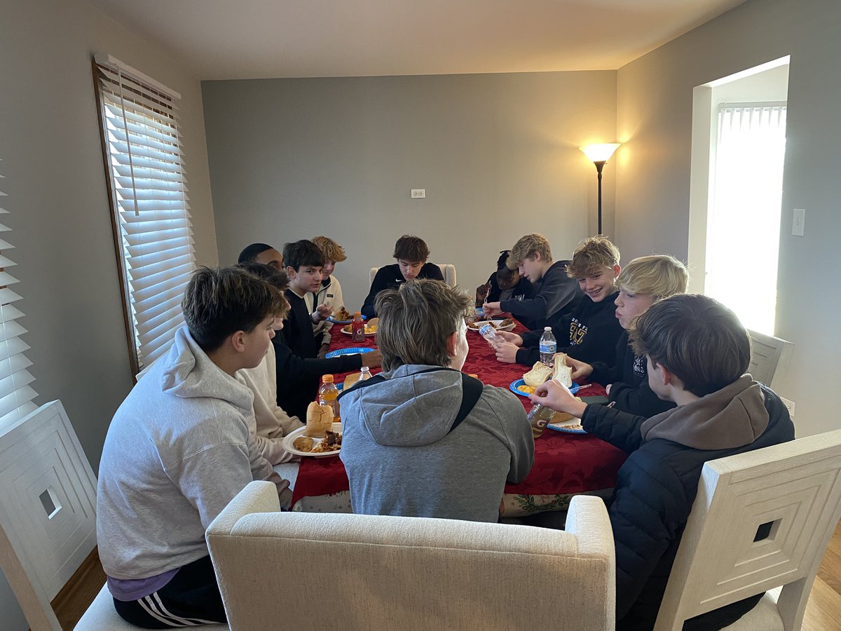 Coach_Chiarito's tweet image. Eat Together, Hang Together, Now Time to Play Together @CCHS_Basketball #beatIlliana