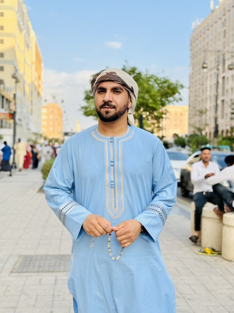 aftabalam55786's tweet photo. شکر الحمدالله  چی عمره  می و کړه  الله پاک دی خپل دربار کی قبوله کی امین 
په مدینه منوره کې مې زمونږ د خوږ نبي حضرت محمد ص زیارت وکړ او همدا شان د اسلام مبارک دین د نورو اصحاباوو کرامو زیارت می هم وکړ، دا زما د ژوند تر ټولو خوندور سفر و.❤️🤲🕋 https://t.co/AEwda4jthl