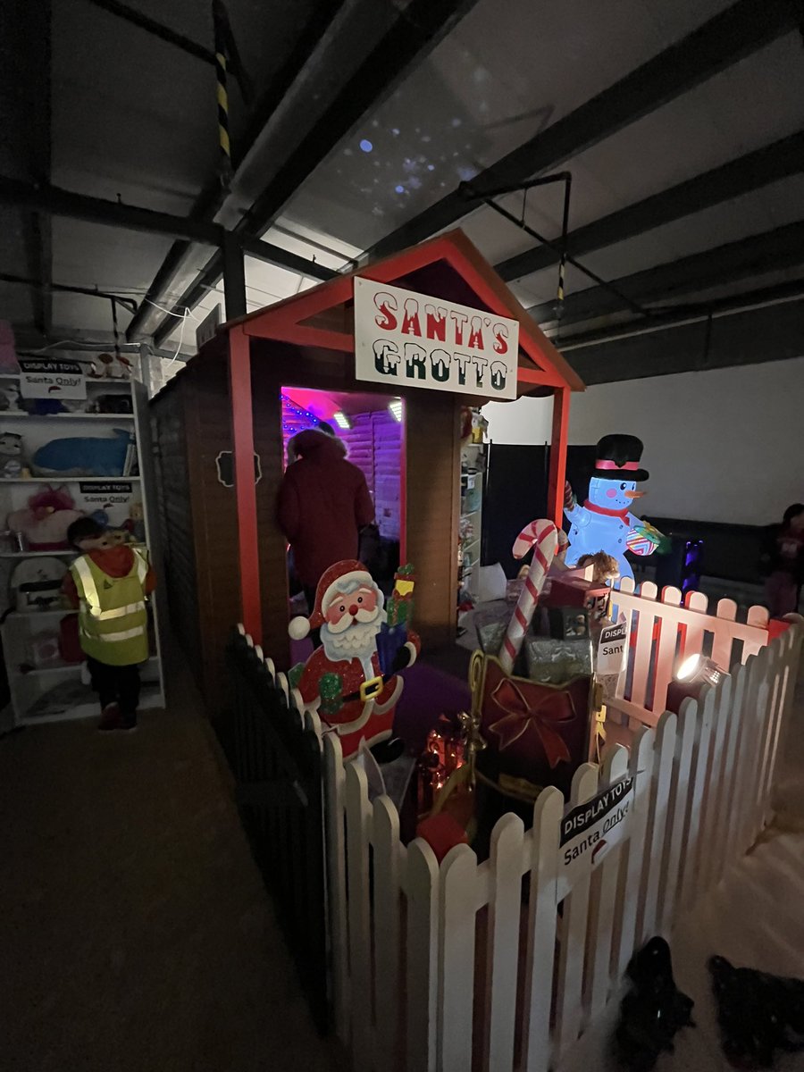 Once again what a phenomenal Christmas event hosted by <a href="/SpiritOSpring/">Spirit of Springburn</a> today in Springburn Shopping Centre. 

The team behind this is outstanding and of course im a tad biased with <a href="/Emmaport22/">Emma Porter</a> but what a team ❤️

You all continue to put on so much for the community ❤️🎄