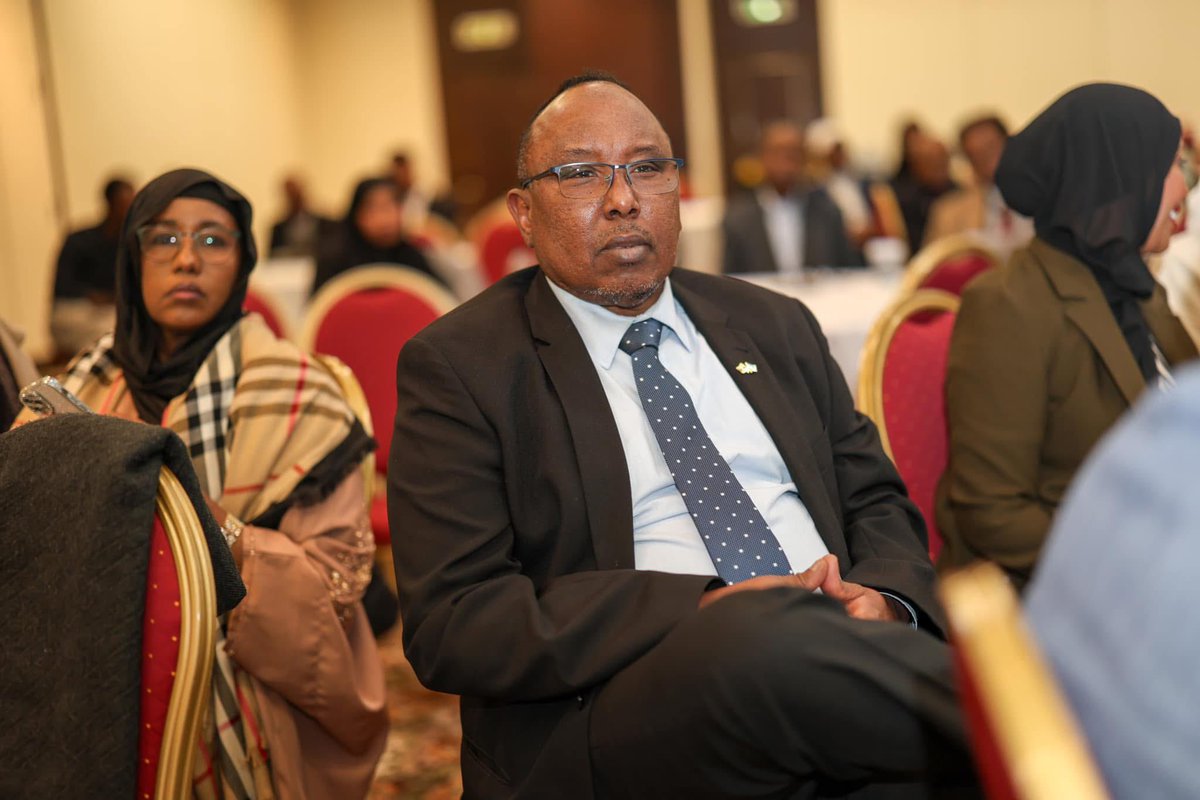 ICRICSomalia's tweet photo. During consultation sessions in #London, the Somali #diaspora appreciates the opportunity to participate in the constitutional review process for Chapters 5-9. Their active engagement and insightful questions enriched the #consultation. #ConstitutionalReviewprocess #ICRICSomalia https://t.co/WNtqQos1yn