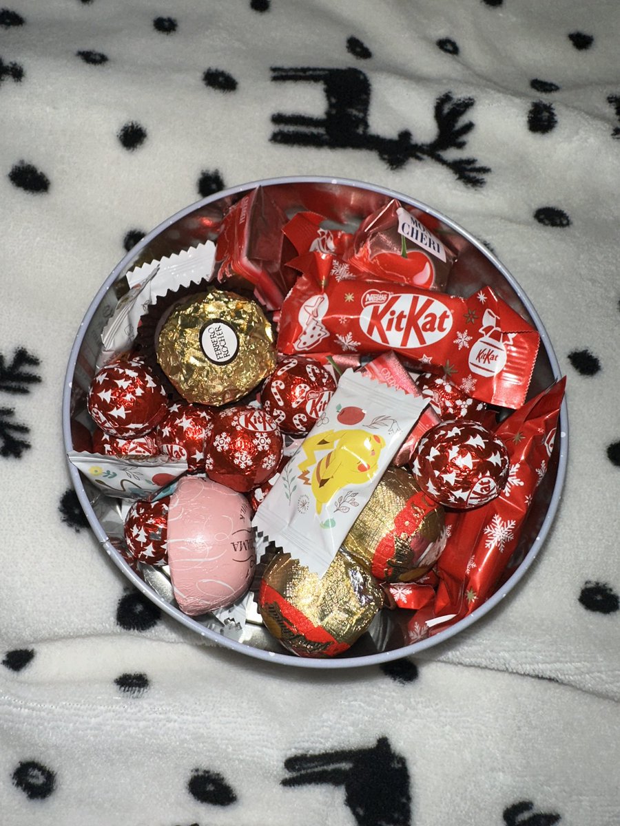AssMyshohn's tweet photo. Собрала себе «приятную баночку» на эти праздники, радуюсь как ребенок https://t.co/HI0ZHICgjN