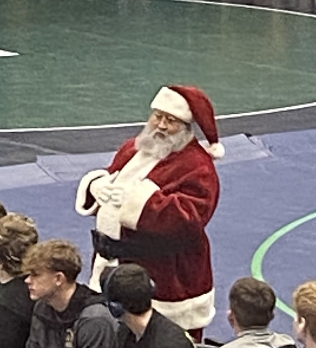 OxfrdWrstlng's tweet photo. Great Day against some 
Great Competition !
And Santa was in the House !!
Thanks for the Hospitality 
@LapeerWrestling  !
Merry Christmas to all and enjoy the Holidays !!
❤️🎄🎅🏻🧑🏻‍🎄❤️
#ItsNotForEverbody
@athletic_oxford
@oxfordinsider
@InsideTheOAA
@michgrappler https://t.co/VKkyRDSUul