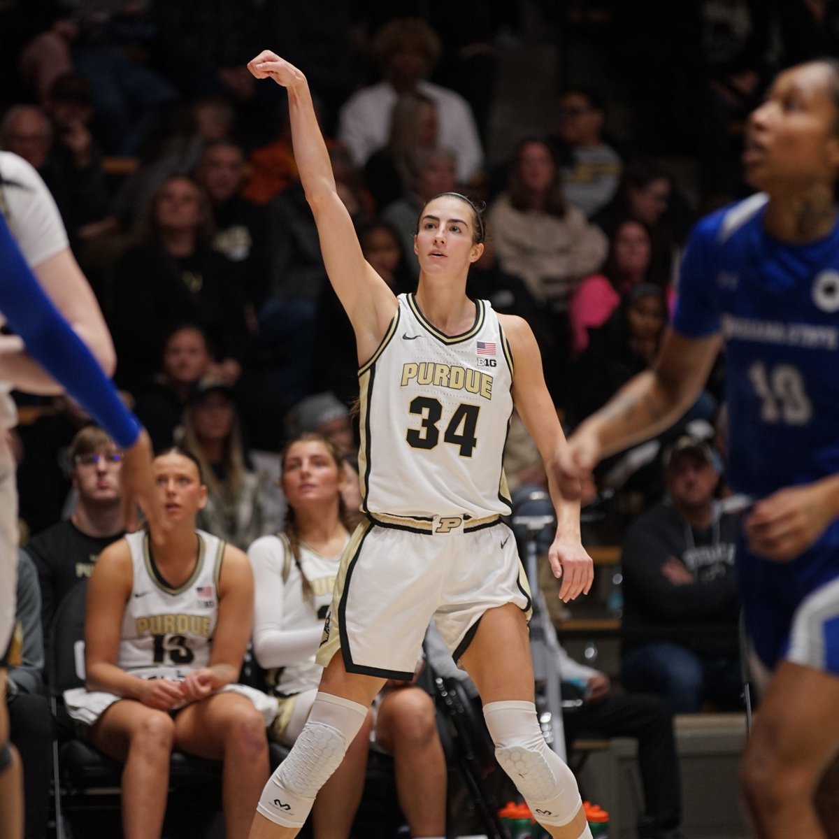 RB Double-Double 4️⃣

12 Pts, 10 Rebs, 3 Blks