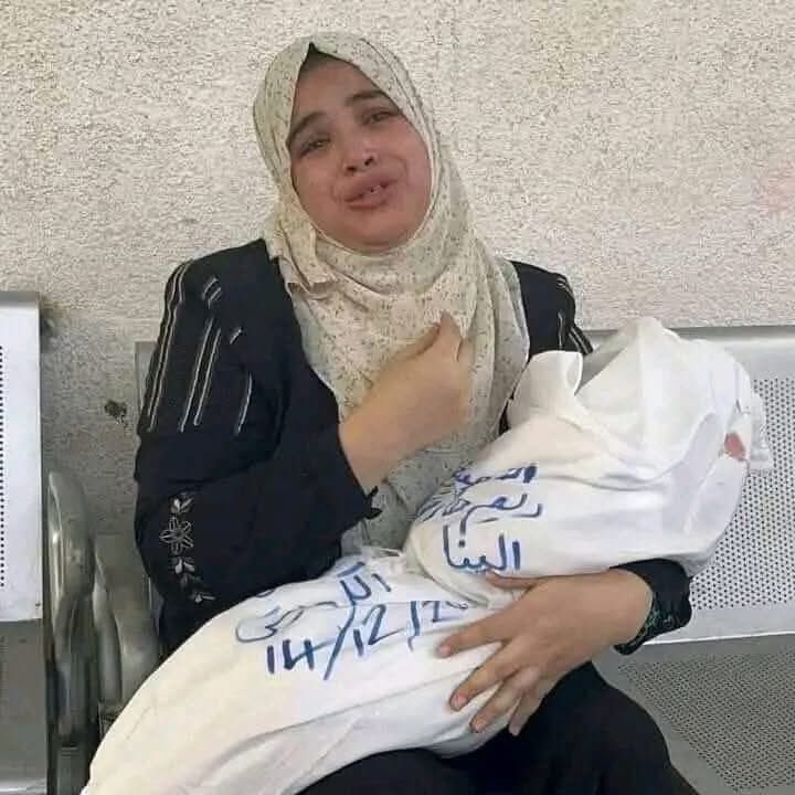 إذا انفض الناس عن غــ.. ــز ة وملوا من أخبارها

فلا تتخلى عنها حتى لو كنت وحدك💔