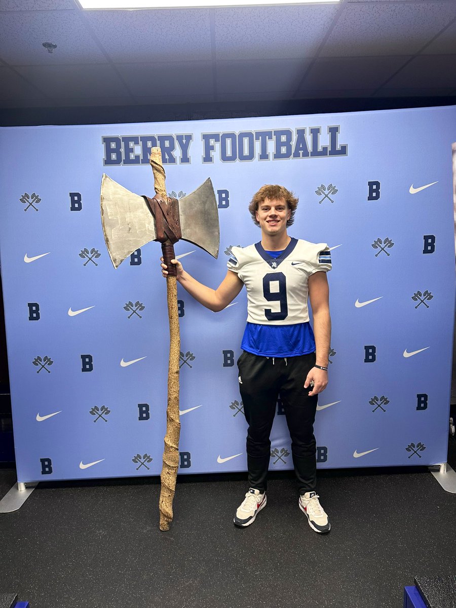 Had a great visit at <a href="/BerryFootball/">Berry Football</a> yesterday! Thank you <a href="/CateriusH43/">CaTerius Hinton</a> and the Berry staff for the hospitality!
<a href="/coachdobbs78/">Jason Dobbs</a> <a href="/CoachCHam/">Eddie Cunningham</a> <a href="/CoachPitt_LC/">Evan Pittenger</a> <a href="/LCFalconFB/">LCHS Falcons</a> <a href="/Andy_Villamarzo/">Andy Villamarzo</a> <a href="/TomLoy247/">Tom Loy</a> <a href="/ExpoRecruits/">Expo Recruits</a> <a href="/615recruiting/">615 Recruiting</a> <a href="/CSmithScout/">Chris Smith</a>