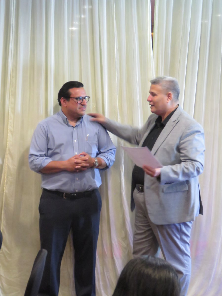 Felicitamos a Ubaldino Macilla quien fue reconocido por nuestra Asociación por su extensa y destacada carrera profesional. A él nuestro reconocimiento.