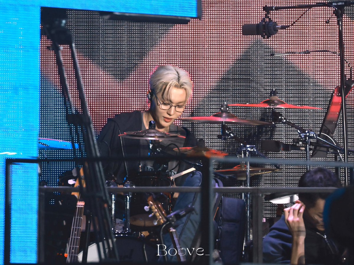 kimingyuzone's tweet image. BOO SEUNGKWAN!!!!!! I AM NOT YOUR STRONGEST SOLDIER 😭😭😭