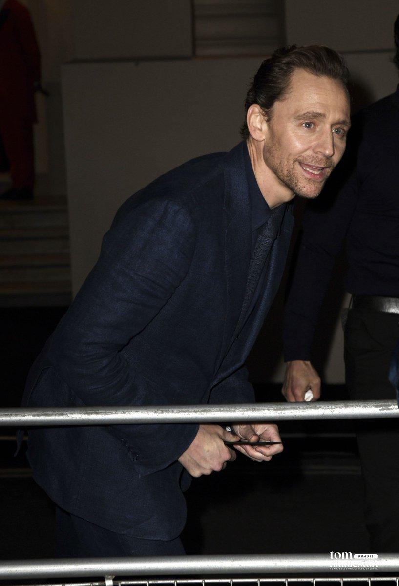 Tom Hiddleston Brasil • Mídias tweet media