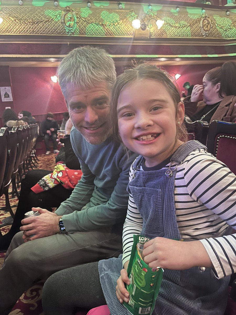 Nothing better than family time at the panto  💜🎅🏻🎄 #leedsvariety #jackandthebeanstalk