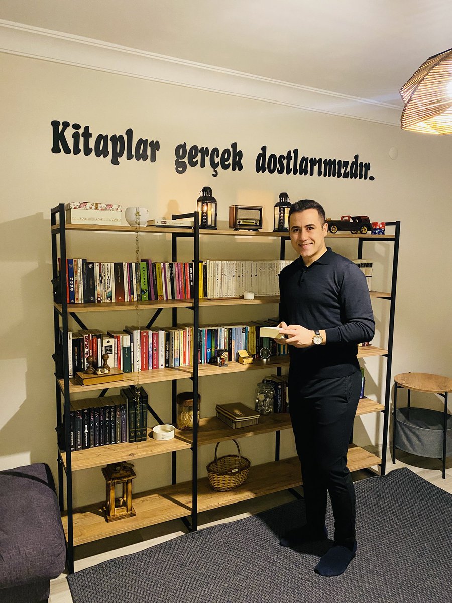 Dünya karmaşasından sıyrılıp nefes alabildiğim yer. 📚🫠