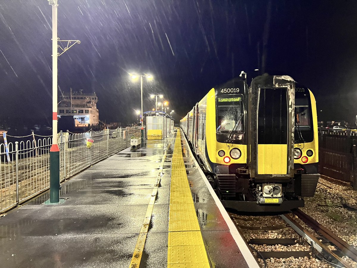 450019 down at Lymington Pier yesterday evening
