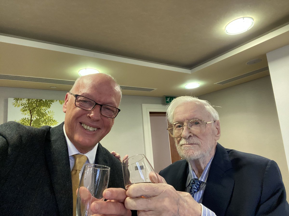 BaxterRay1's tweet photo. Ken Bates at 93 …always a great host at his Christmas lunch @ChelseaFC https://t.co/yYPesTWMsp