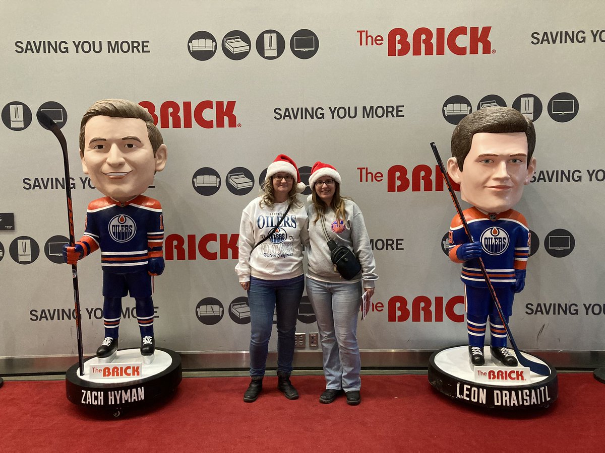 AngelaRose1011's tweet photo. #brickbestseats #letsgooilers #itreallyworks #wewonseats #MerryChristmas #THANKYOUSOMUCH https://t.co/pnShO7t7AM