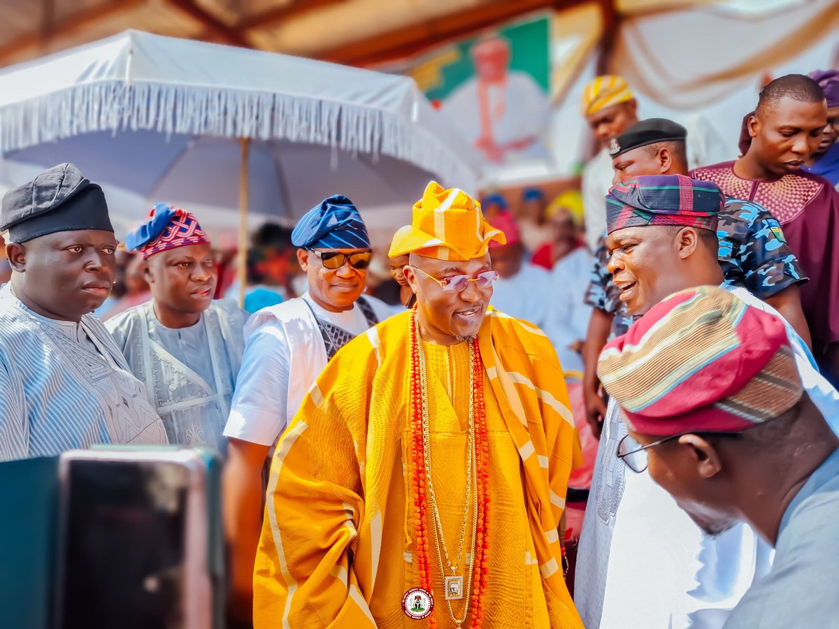 DukeOfOsun's tweet photo. Our administration has rehabilitated 200 out of 400 primary health centres. For 2025, we are expanding our remodelling hand to the general hospitals. I want to assure this audience that in 2025, Iwo General Hospital will get its due attention.

- Governor Ademola Adeleke https://t.co/I3iiExkuNc