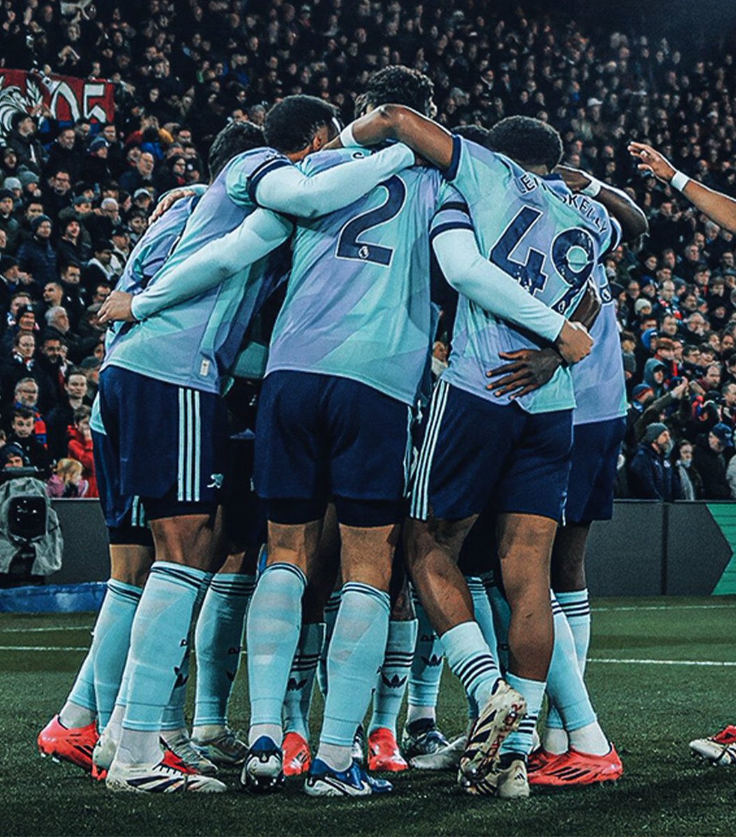 ArsenalTherapy's tweet photo. Block out the noise. This #Arsemal team is on the way back and we’re going to see special things happen. #AFC https://t.co/E305SlMxWm