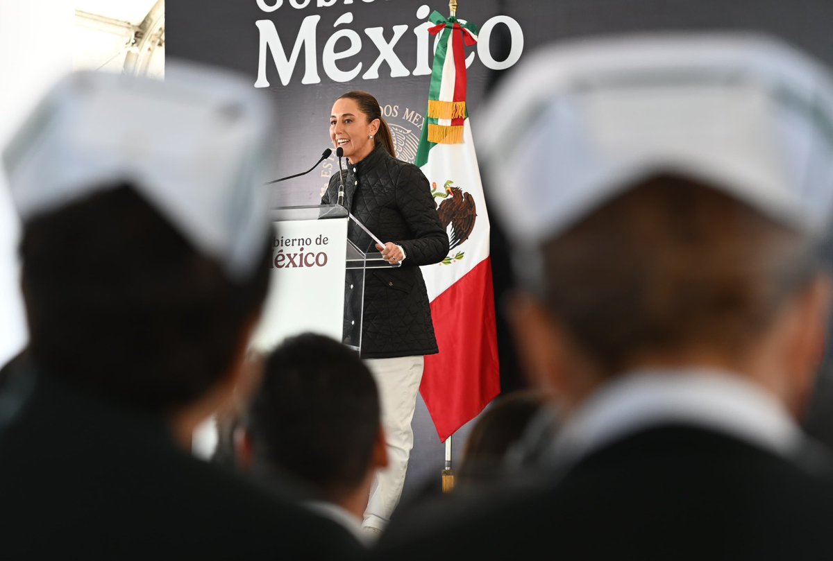 AndreaChavezTre's tweet photo. Hoy se inauguró la obra hospitalaria más importante en la historia de la Cuarta Transformación: el Hospital Regional de Ciudad Juárez, que rescató del olvido @lopezobrador_, y que arranca con la fuerza y el compromiso de la Dra. @ClaudiaShein.

Para las y los juarenses: lo mejor. https://t.co/N5dCOAaoPH