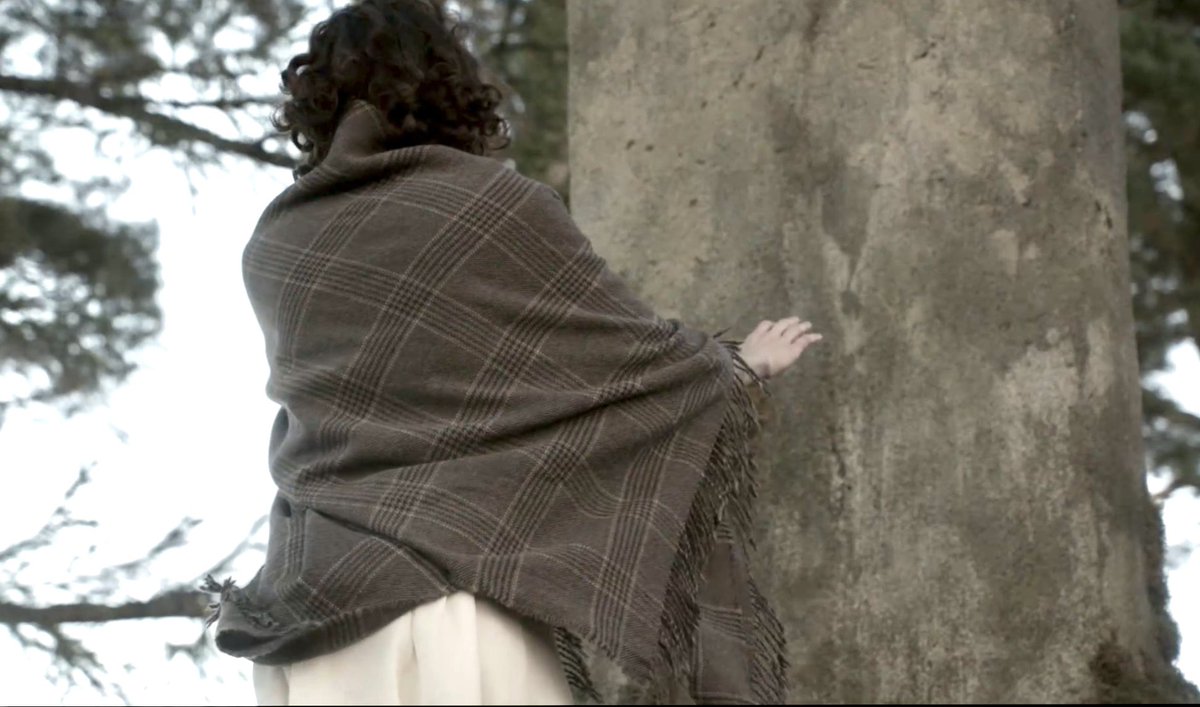 Sassenachs! Happy Winter Solstice in the Northern Hemisphere and happy Summer Solstice in the Southern Hemisphere! Shortest day of the year for us north of the equator, longest day for those south. Watch those stones! 😉