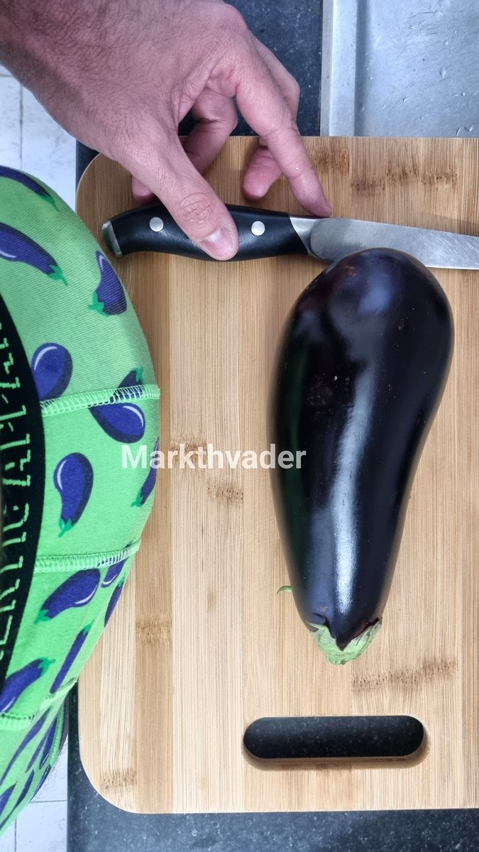 Markthvader's tweet photo. Happy International Eggplant Day 🍆 / Feliz Día Internacional de la Berenjena https://t.co/i064BYsajH