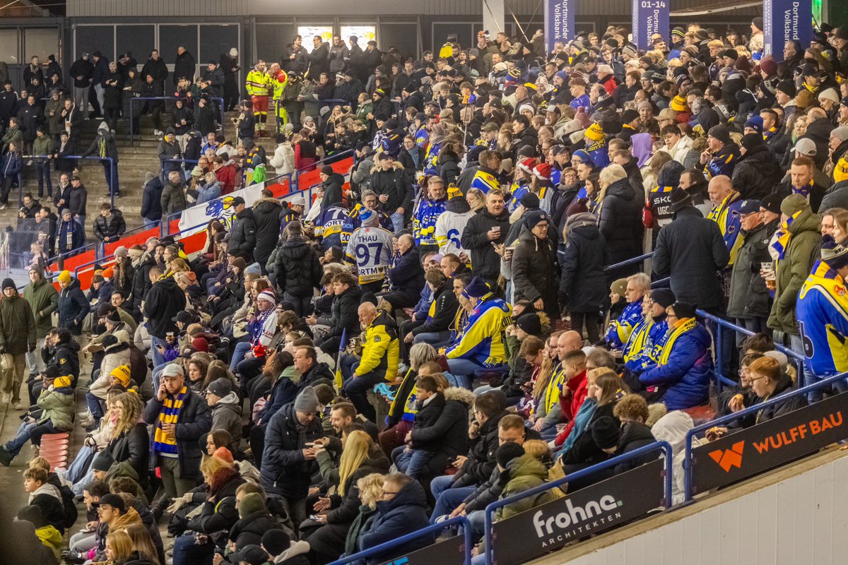 Konzern Stadtwerke Dortmund (@stadtwerkedo) on Twitter photo 1/3
🥅🏒
Was war das gestern für ein grandioser Eishockey-Abend beim 4:3-Erfolg von Regionalliga-Spitzenreiter <a href="/Eisadler_Do/">Eisadler Dortmund</a> gegen den Tabellenzweiten aus Ratingen. 2.400 Fans und die 21-Gruppe feierten mit dem #Dortmund|er Team. Hier und im Thread ein stimmungsvoller 1/3
🥅🏒
Was war das gestern für ein grandioser Eishockey-Abend beim 4:3-Erfolg von Regionalliga-Spitzenreiter <a href="/Eisadler_Do/">Eisadler Dortmund</a> gegen den Tabellenzweiten aus Ratingen. 2.400 Fans und die 21-Gruppe feierten mit dem #Dortmund|er Team. Hier und im Thread ein stimmungsvoller