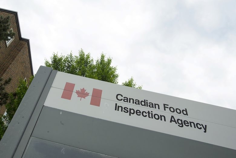 The Canadian Food Inspection agency’s reliance on third-party audits is a risk to food safety, experts say theglobeandmail.com/canada/article…