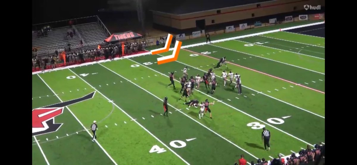 CaydenSchnaidt's tweet photo. Look 👀 at this Chase-down/Hustle Play from @9Dynasty_  The QB Escapes And Rushes Down the Sideline But LB Keshaun Washington Doesn’t Give up and Shows of his Insane  Speed To get The Tackle To prevent The TD. @CoachApplewhite @CoachJonSumrall @GeradParker1 https://t.co/poJB1beMG1
